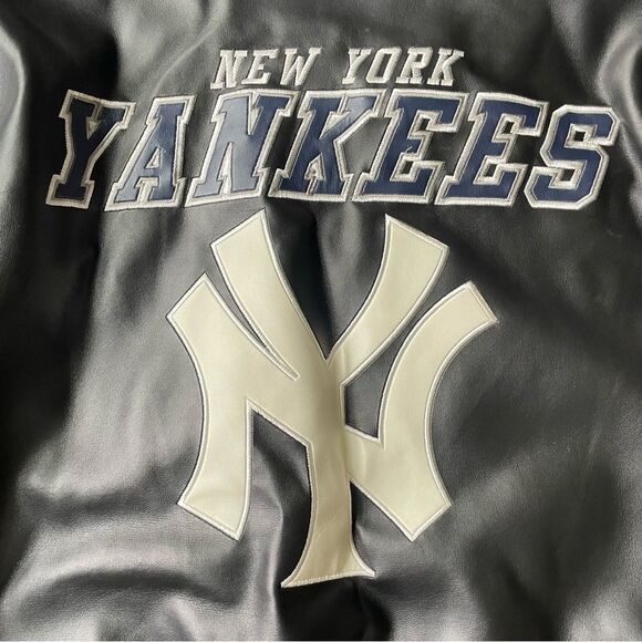 Yankees Vintage Genuine Merchandise PVC Leather Stadium Bomber Jacket Men’s XL - Picture 5 of 13